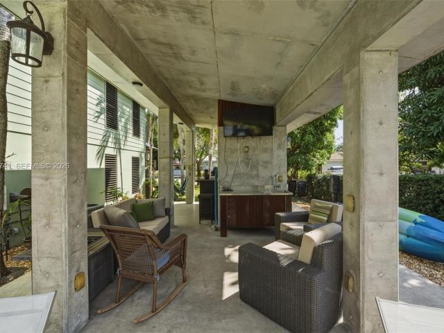 Home for sale at 1400 SW 12th Ct - photo 7531600