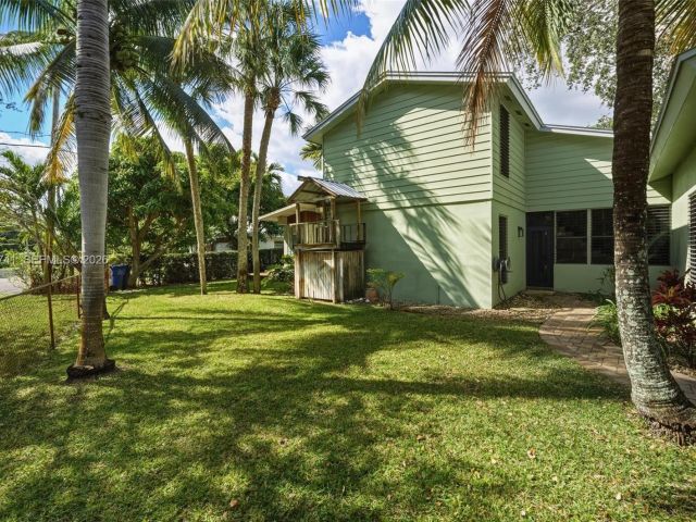 Home for sale at 1400 SW 12th Ct - photo 7531606