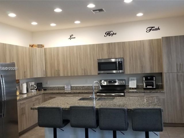 Home for rent at 20945 NW 1st Dr 20945 - photo 7445432