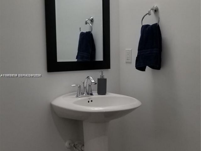 Home for rent at 20945 NW 1st Dr 20945 - photo 7445434