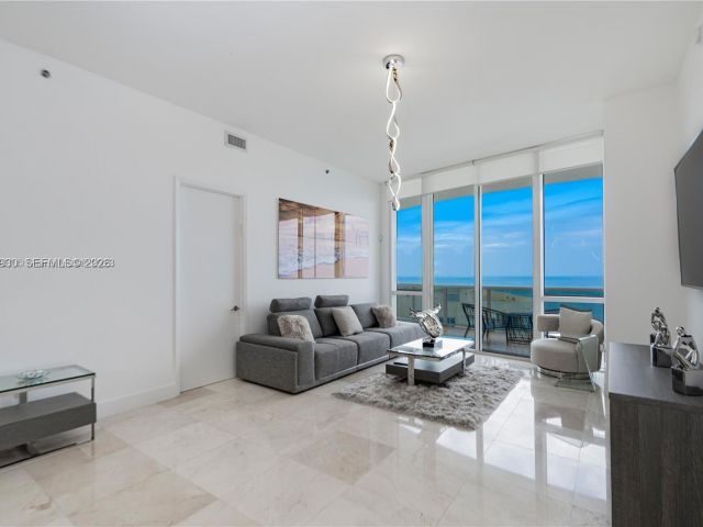 Apartment for rent  Unit #3803 - photo 7496759