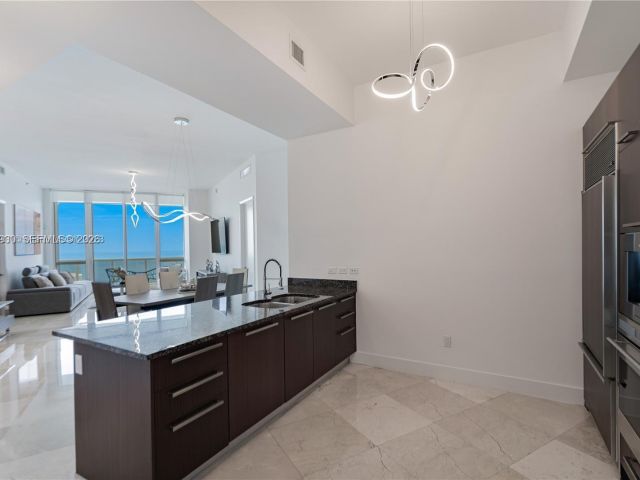 Apartment for rent  Unit #3803 - photo 7496764