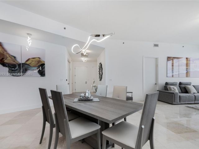 Apartment for rent  Unit #3803 - photo 7496767