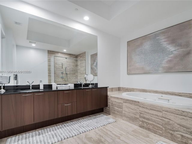 Apartment for rent  Unit #3803 - photo 7496769