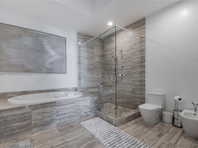 Apartment for rent  Unit #3803 - photo 7496770