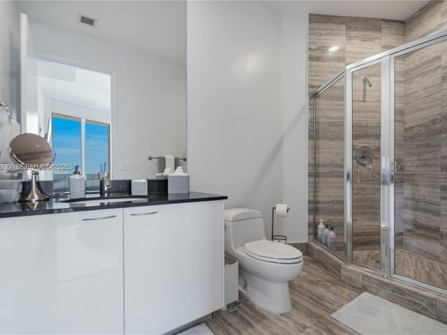 Apartment for rent  Unit #3803 - photo 7496771