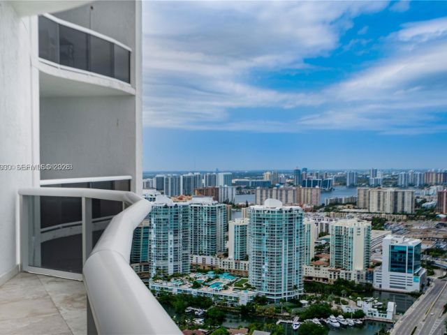 Apartment for rent  Unit #3803 - photo 7496777