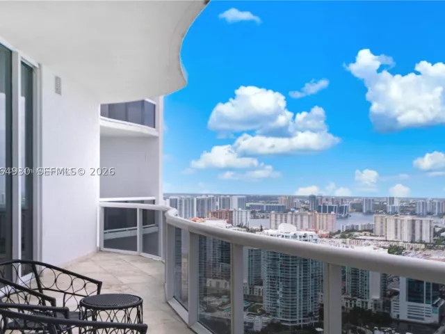 3-bedroom condo for rent in Sunny Isles Beach - 16001 Collins Ave (AVAIL 05/01/2026) 3803 - MondialRealty