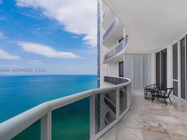 3-bedroom condo for rent in Sunny Isles Beach - 16001 Collins Ave (AVAIL 05/01/2026) 3803 - MondialRealty