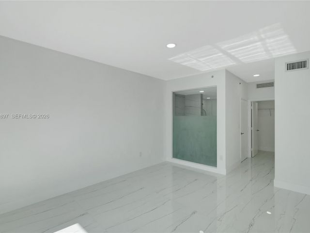 Apartment for sale  Unit #1602 - photo 7441069