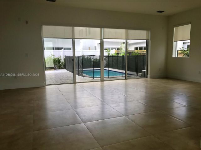 Home for rent at 10055 NW 75th St - photo 7440125