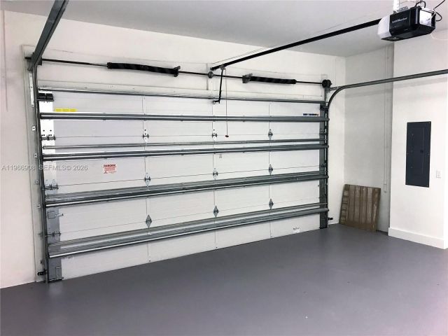 Home for rent at 10055 NW 75th St - photo 7440134