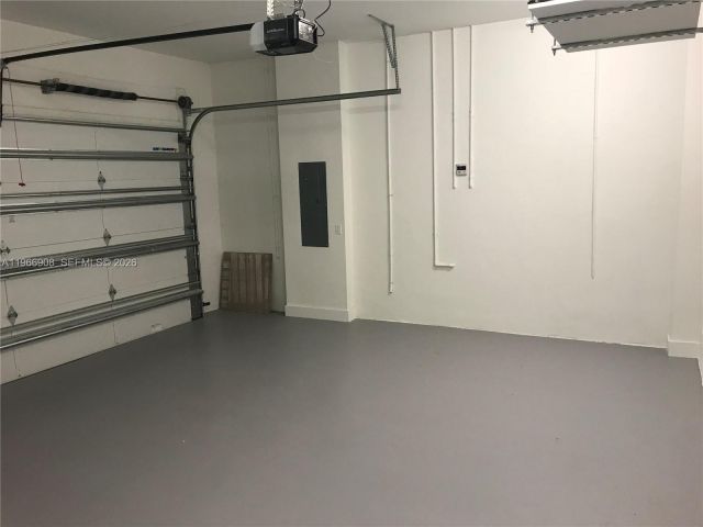 Home for rent at 10055 NW 75th St - photo 7440135