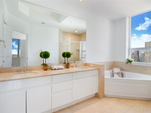 Apartment for rent  Unit #4306 - photo 7440468