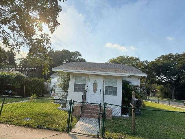 Home for rent at 12680 NE 3rd Ave 12680 - photo 7475524