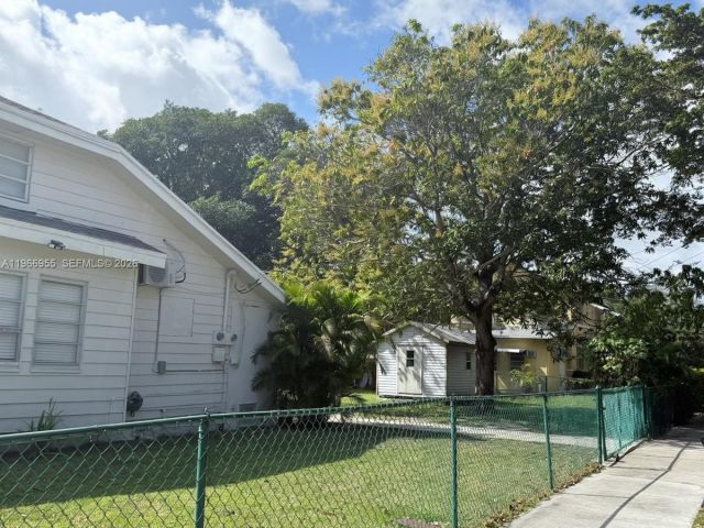 Home for rent at 12680 NE 3rd Ave 12680 - photo 7475526