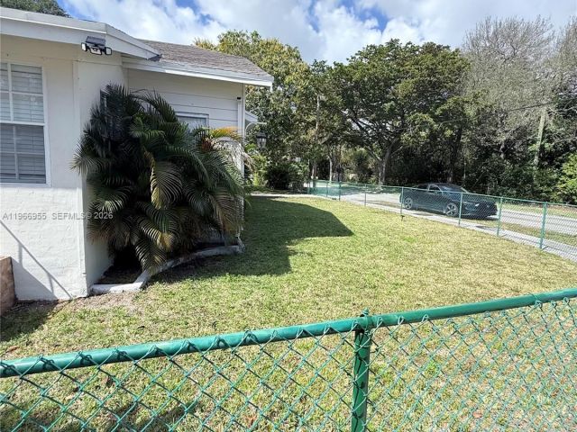 Home for rent at 12680 NE 3rd Ave 12680 - photo 7475527