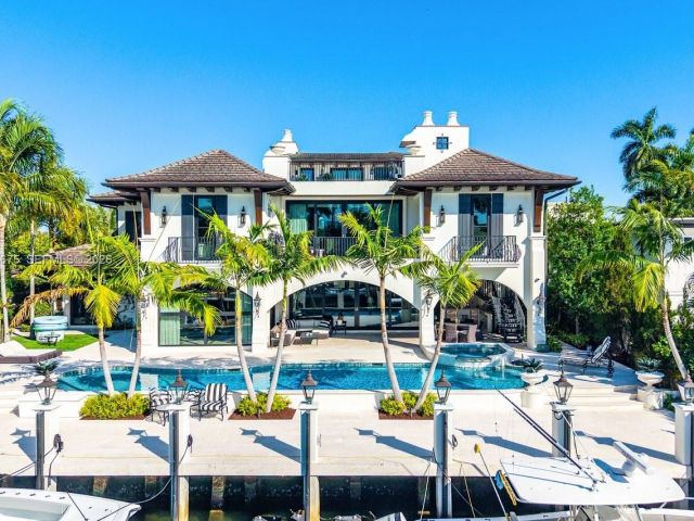 Home for sale at 633 Isle Of Palms Dr - photo 7482432