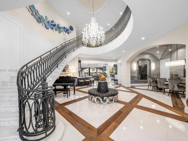 Home for sale at 633 Isle Of Palms Dr - photo 7482434