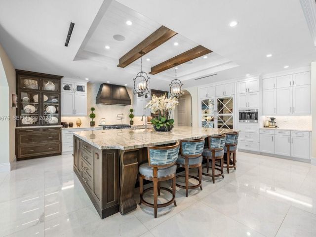 Home for sale at 633 Isle Of Palms Dr - photo 7482439