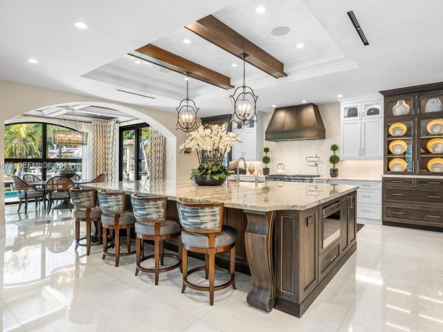 Home for sale at 633 Isle Of Palms Dr - photo 7482440