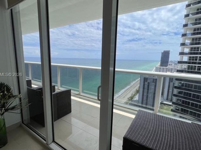 Apartment for rent  Unit #3404 - photo 7442840