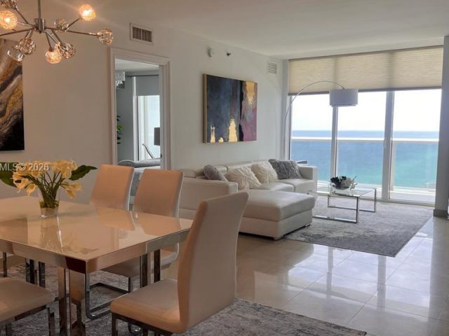 Apartment for rent  Unit #3404 - photo 7442843