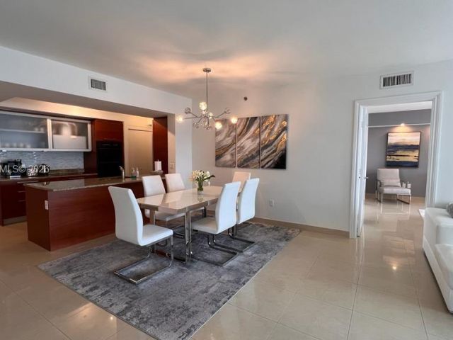 Apartment for rent  Unit #3404 - photo 7442845