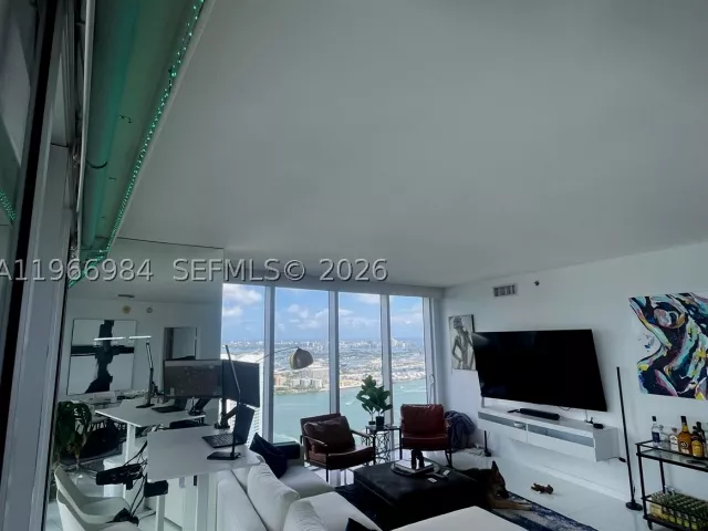 2-bedroom condo for sale in Miami - 465 Brickell Ave 4802 - MondialRealty