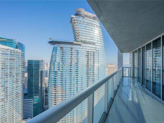 Apartment for sale  Unit #4802 - photo 7443957