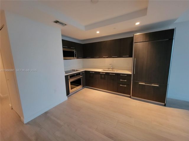 Apartment for rent  Unit #3404 - photo 7443884