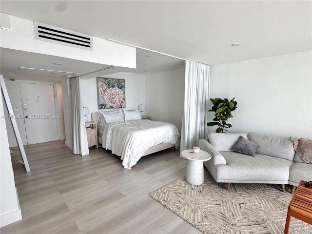 Apartment for rent  Unit #632 - photo 7443335