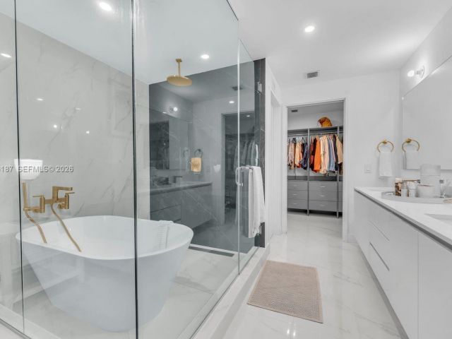 Apartment for rent  Unit #1405 - photo 7489272