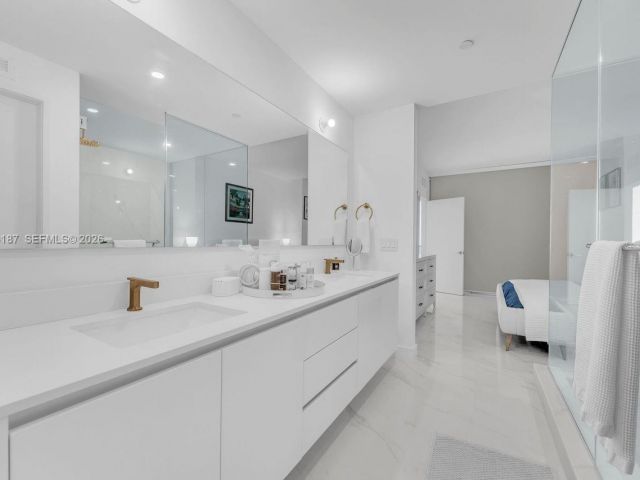 Apartment for rent  Unit #1405 - photo 7489273