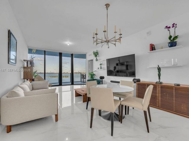 Apartment for rent  Unit #1405 - photo 7489275