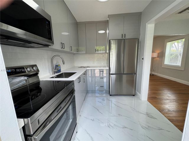 Home for rent at 51 Montilla Ave - photo 7525478