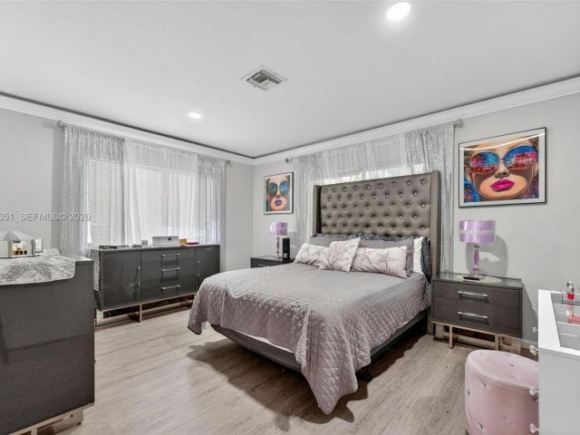 Home for sale at 317 S Riverside Dr - photo 7478725