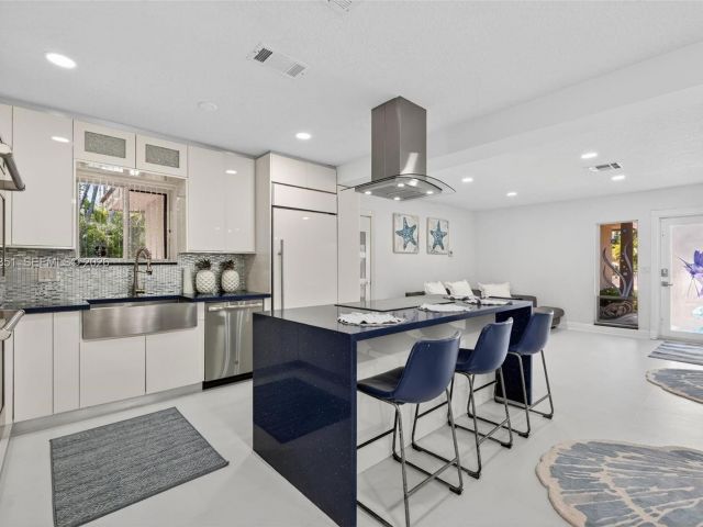 Home for sale at 317 S Riverside Dr - photo 7478728