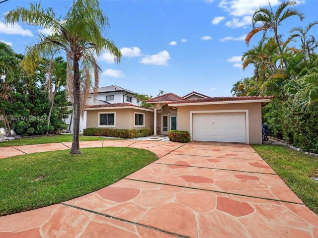 Home for sale at 317 S Riverside Dr - photo 7478731