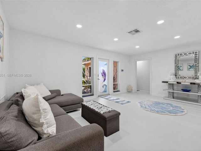 Home for sale at 317 S Riverside Dr - photo 7478740