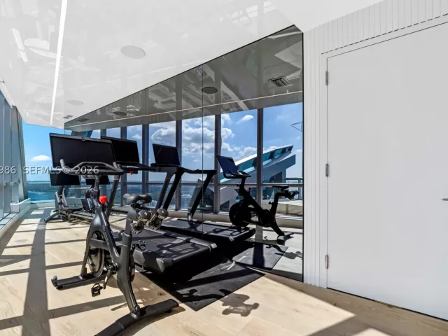 6-bedroom condo for sale in Sunny Isles Beach - 17121 Collins Ave 4803 - MondialRealty