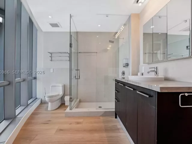 6-bedroom condo for sale in Sunny Isles Beach - 17121 Collins Ave 4803 - MondialRealty