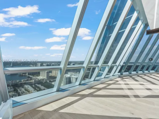 6-bedroom condo for sale in Sunny Isles Beach - 17121 Collins Ave 4803 - MondialRealty