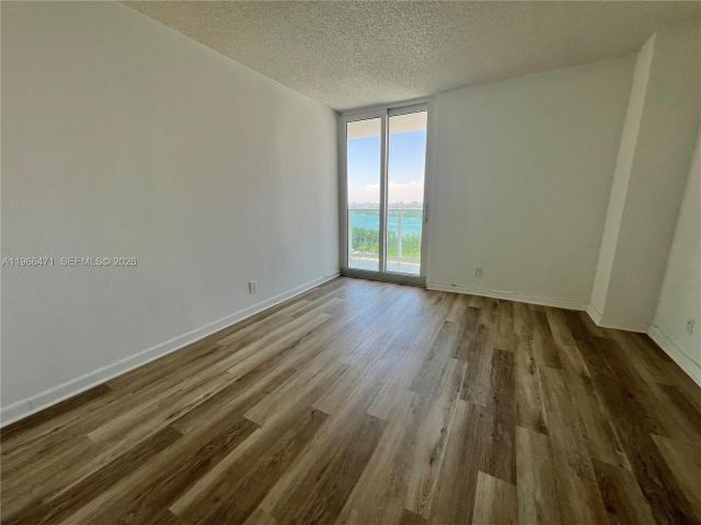 Apartment for rent  Unit #1418 - photo 7483894