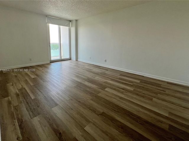 Apartment for rent  Unit #1418 - photo 7483896