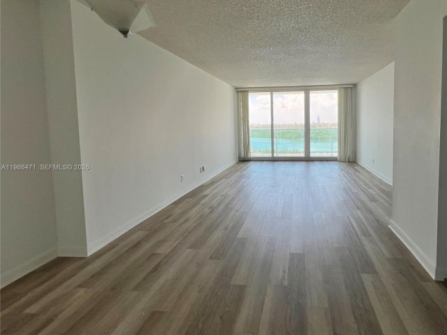 Apartment for rent  Unit #1418 - photo 7483900