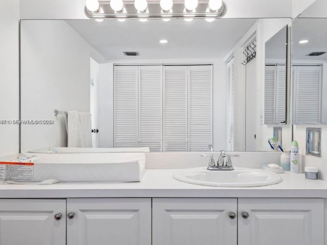 Apartment for rent  Unit #1418 - photo 7483901