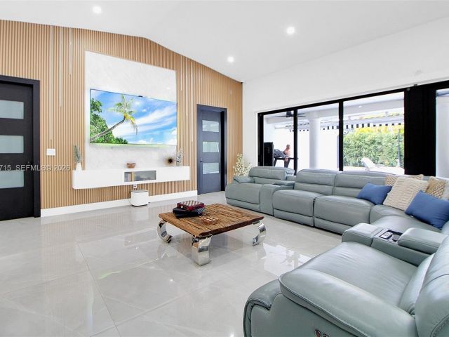 Home for sale at 2600 SW 128th Ave - photo 7441499