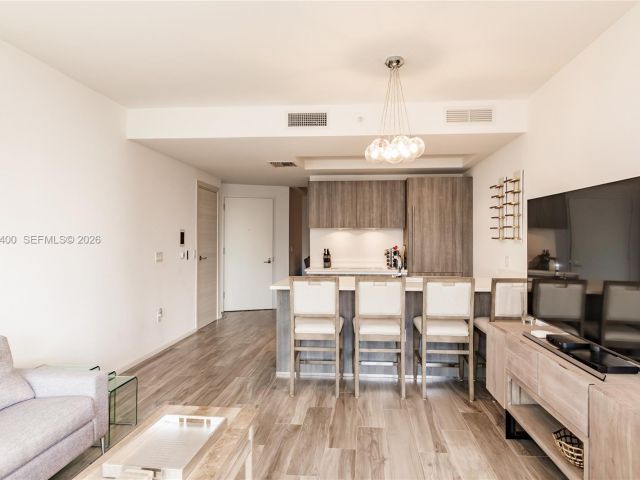 Apartment for rent  Unit #3703 - photo 7444247