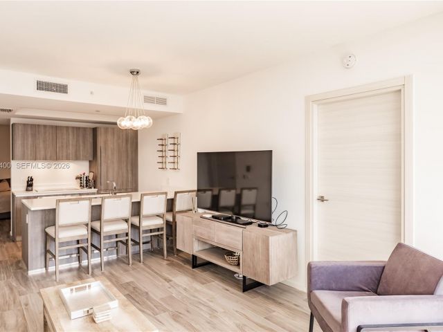 Apartment for rent  Unit #3703 - photo 7444248